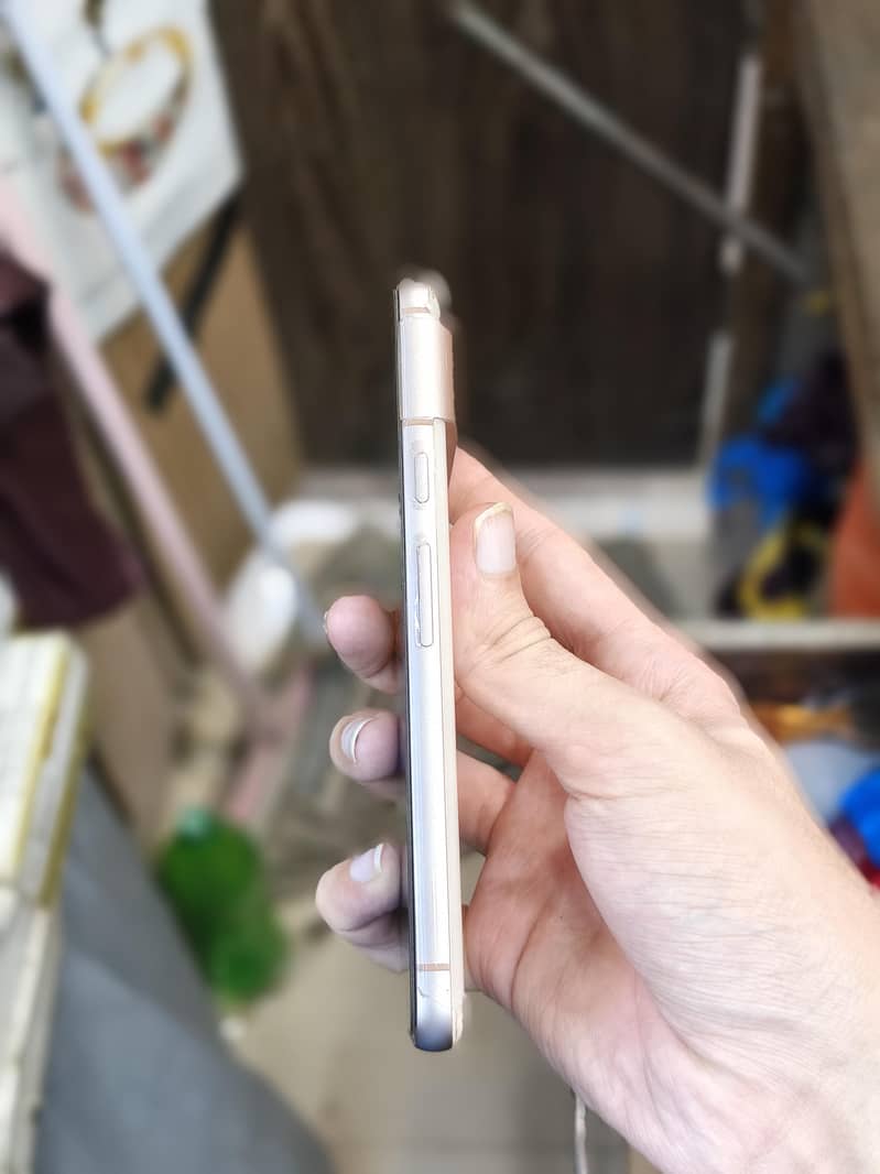 Google Pixel 8 2