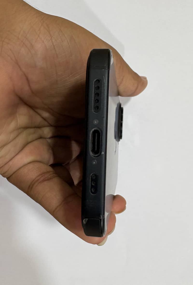 Apple iPhone 15 6