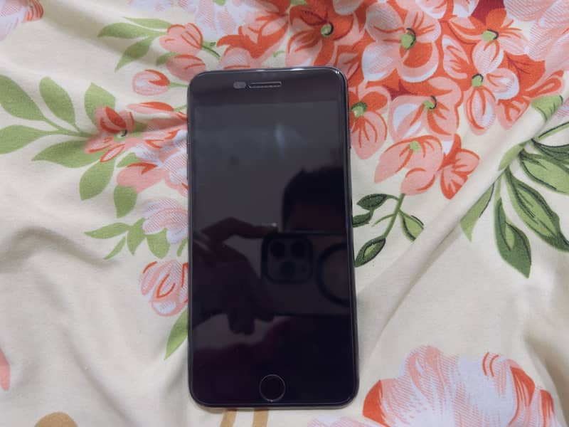 Apple iPhone 7 Plus 1