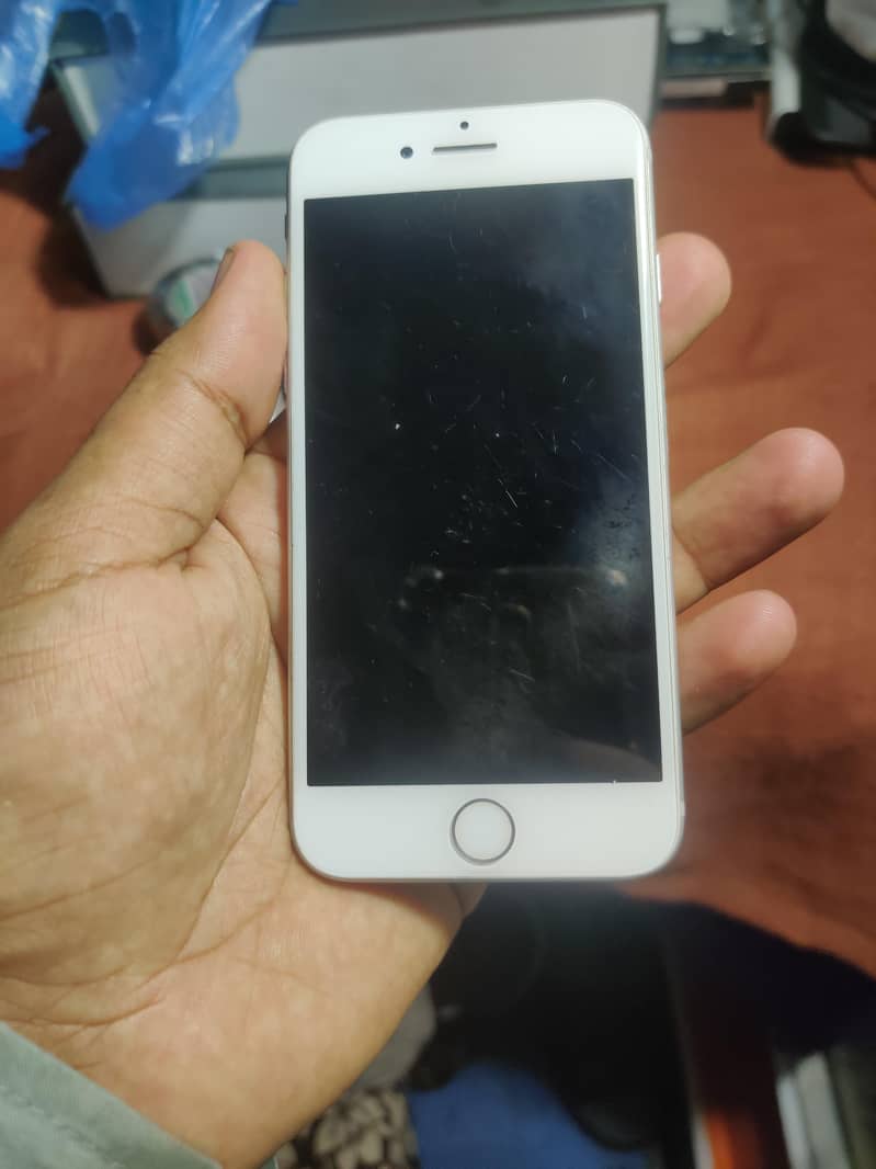 Apple iPhone 7 1