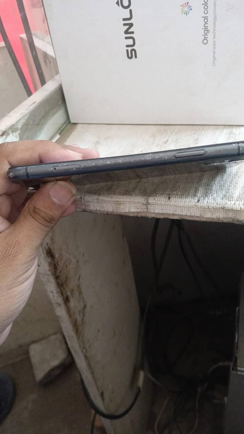 Apple iPhone 11 3
