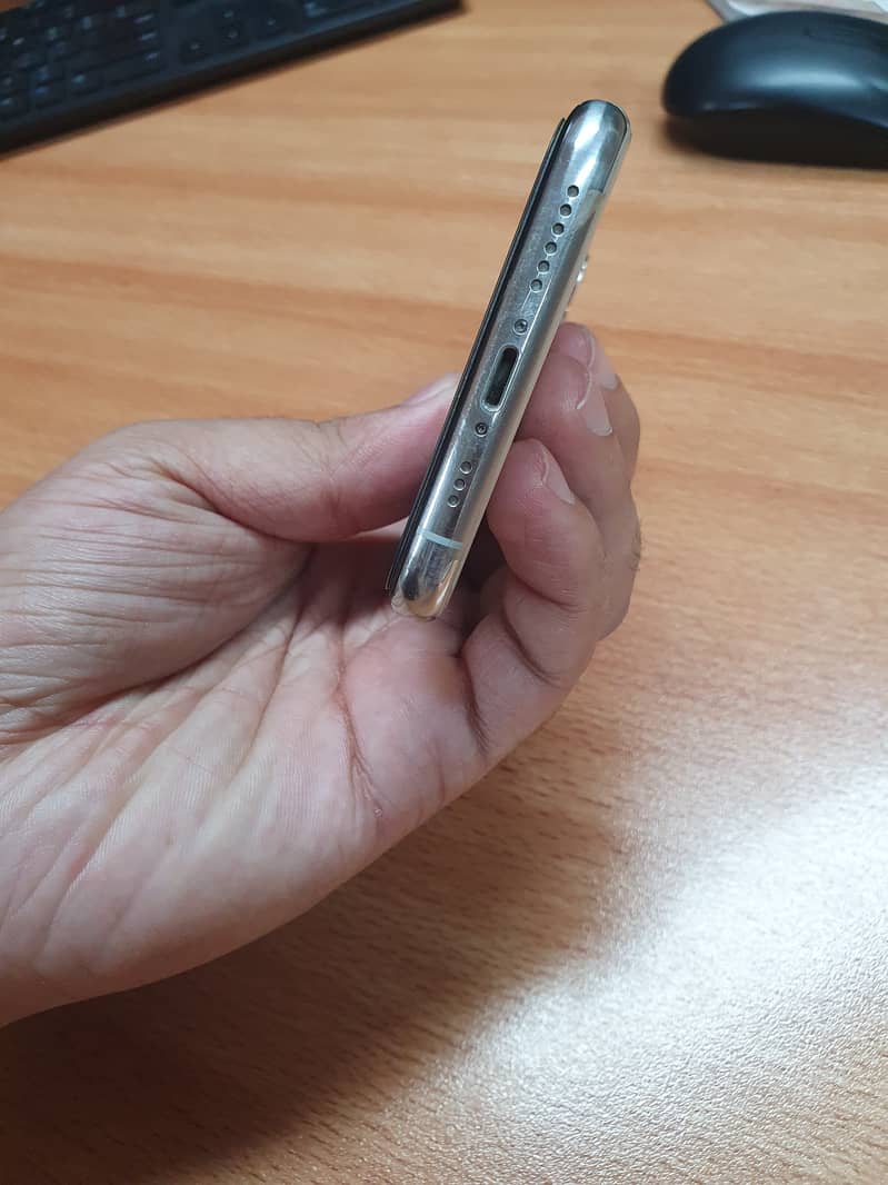 Apple iPhone 11 Pro 2