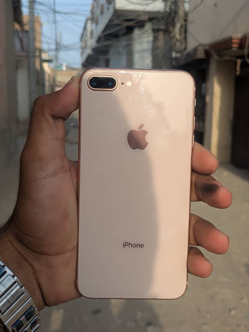 Apple iPhone 8 Plus 0