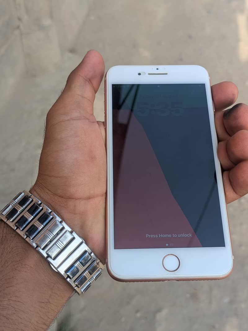 Apple iPhone 8 Plus 2