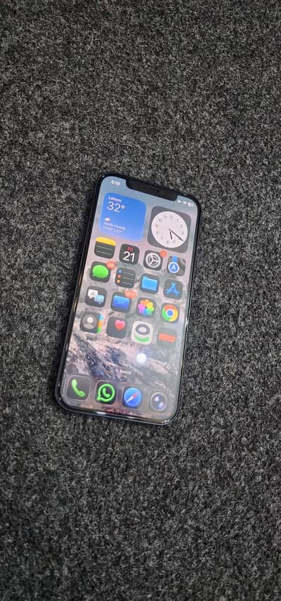 Apple iPhone 12