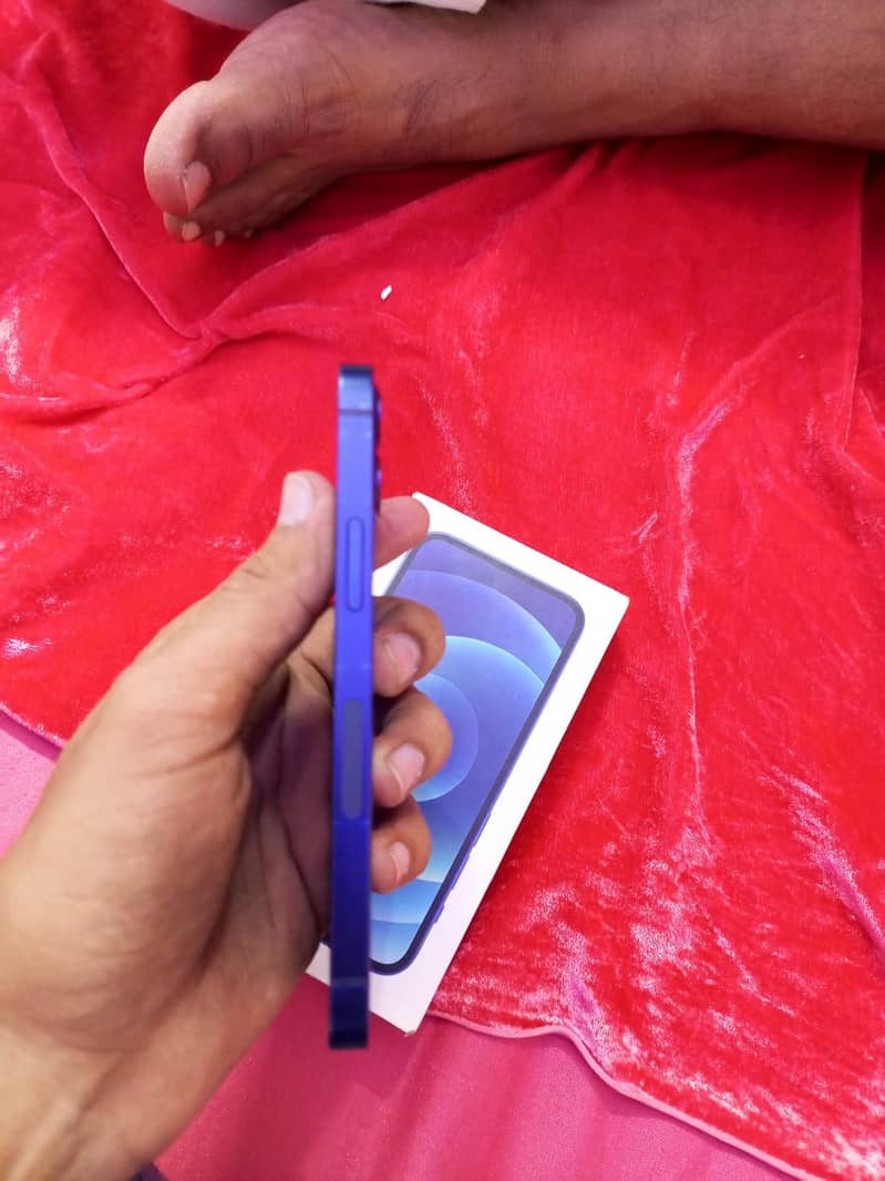 Apple iPhone 12 mini 3