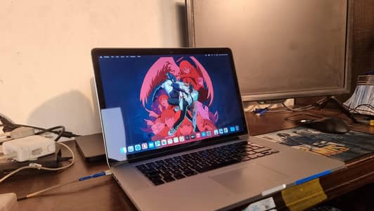 Macbook Pro 15 Inch Retina 2015 Mid Core i7 HX 16 GB Ram 512 GB Nvme