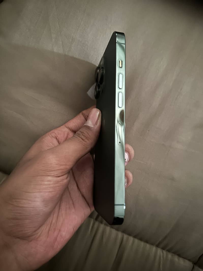 Apple iPhone 13 Pro 1
