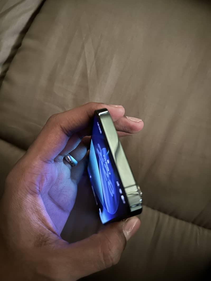 Apple iPhone 13 Pro 3