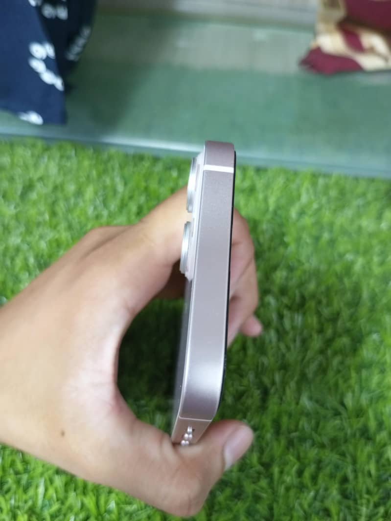 Apple iPhone 13 3