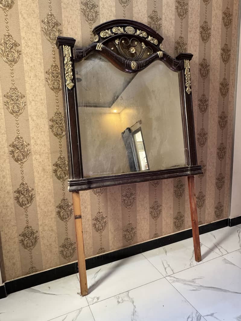 Bed & dressing mirror 2