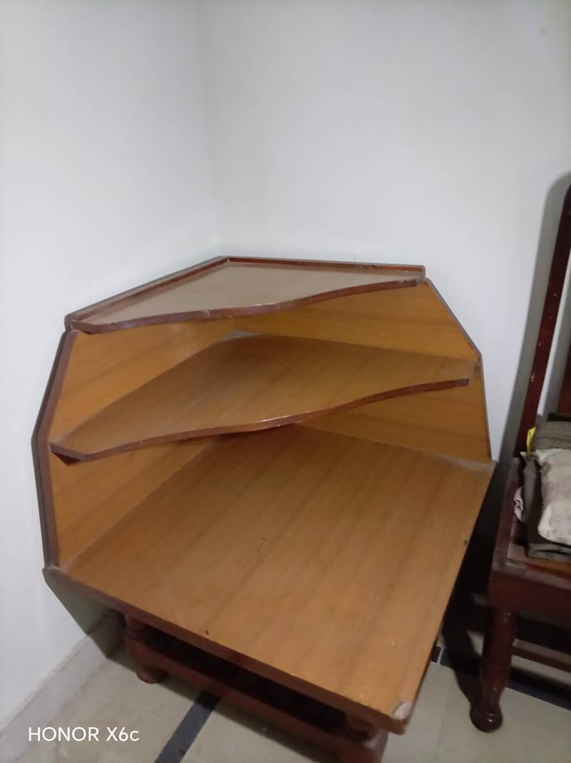 corner table 1
