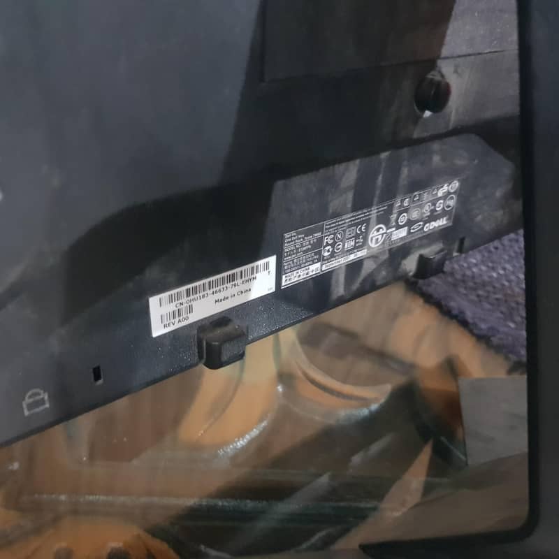 2 PC Monitors 8