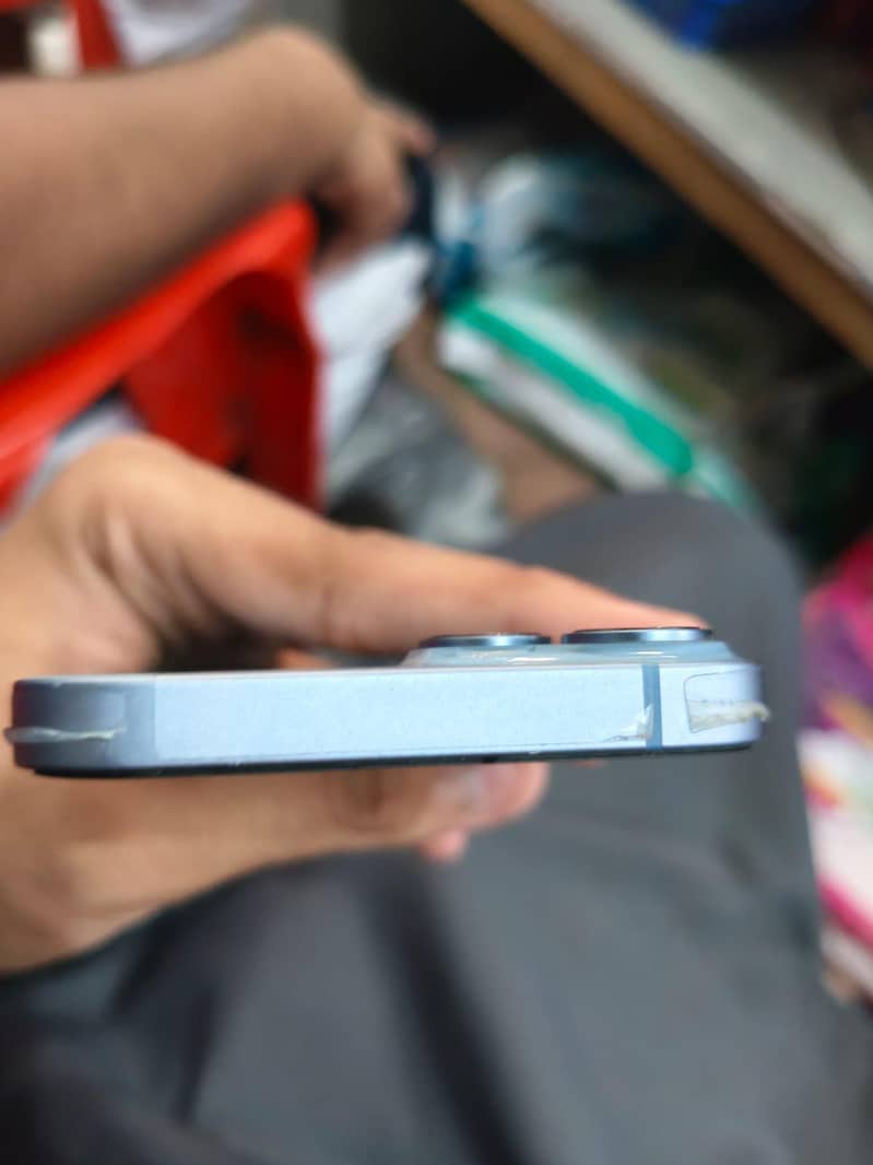 Apple iPhone 14 3