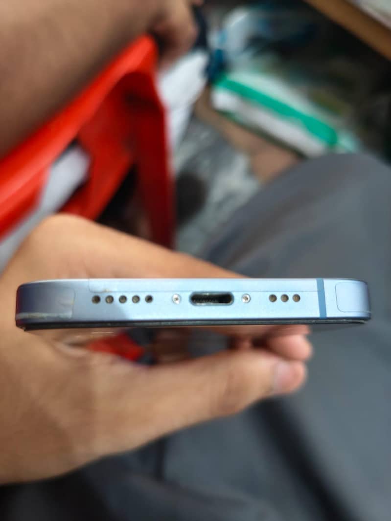 Apple iPhone 14 4