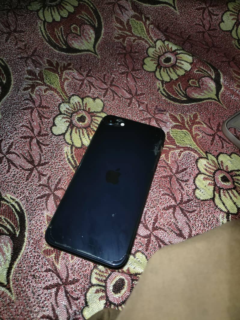 Apple iPhone SE 7