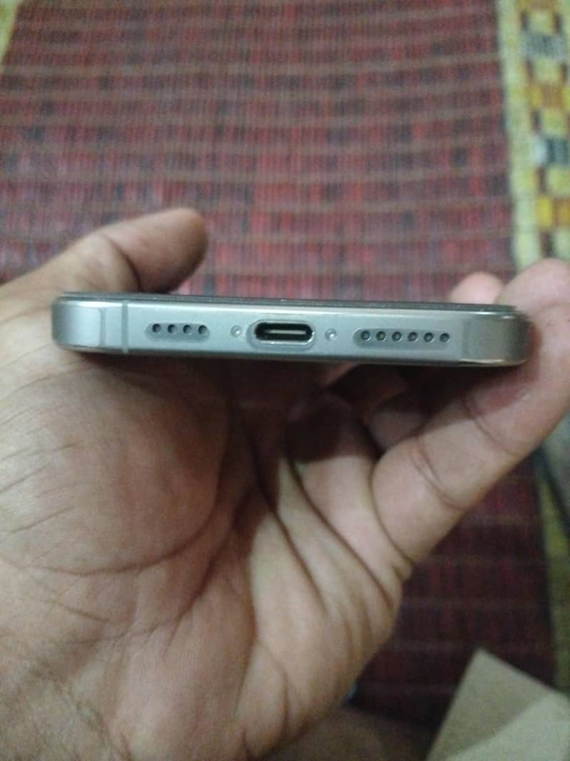 Apple iPhone 16 Pro Max 3