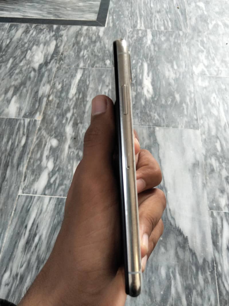 Apple iPhone X 2