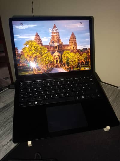 Microsoft Surface Laptop 4 i5 11th gen 16gb/256gb