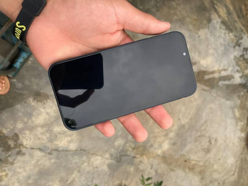 Apple iPhone 13 6