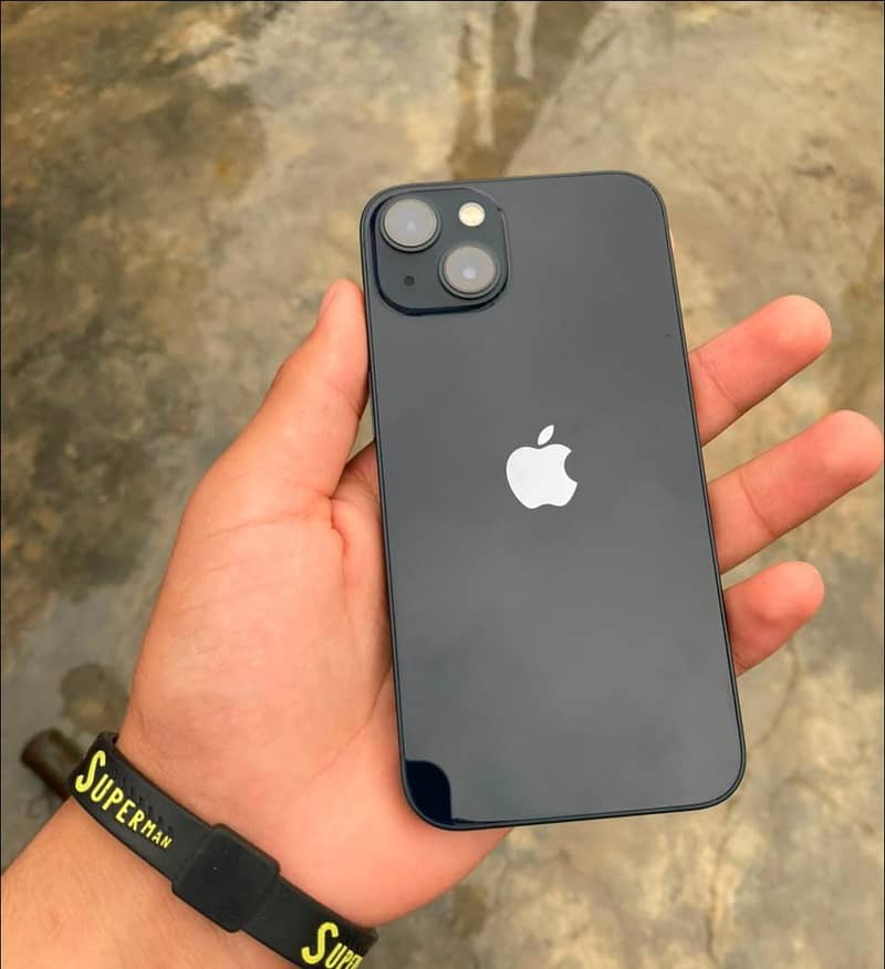 Apple iPhone 13 7
