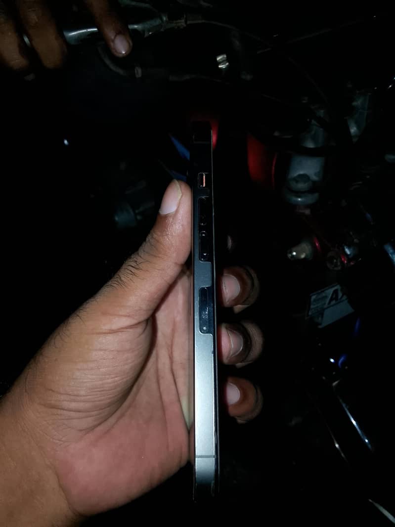 Apple iPhone 13 Pro 1