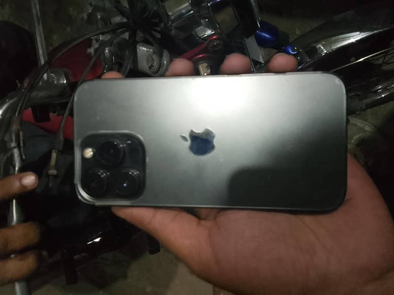 Apple iPhone 13 Pro 2