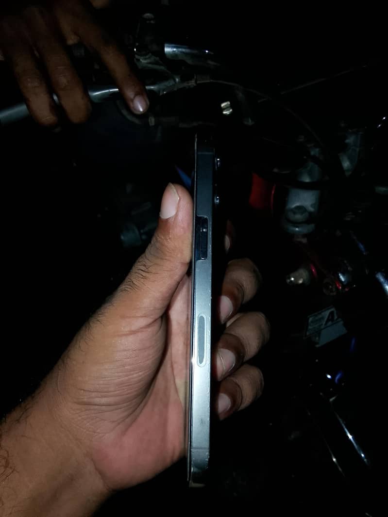 Apple iPhone 13 Pro 4