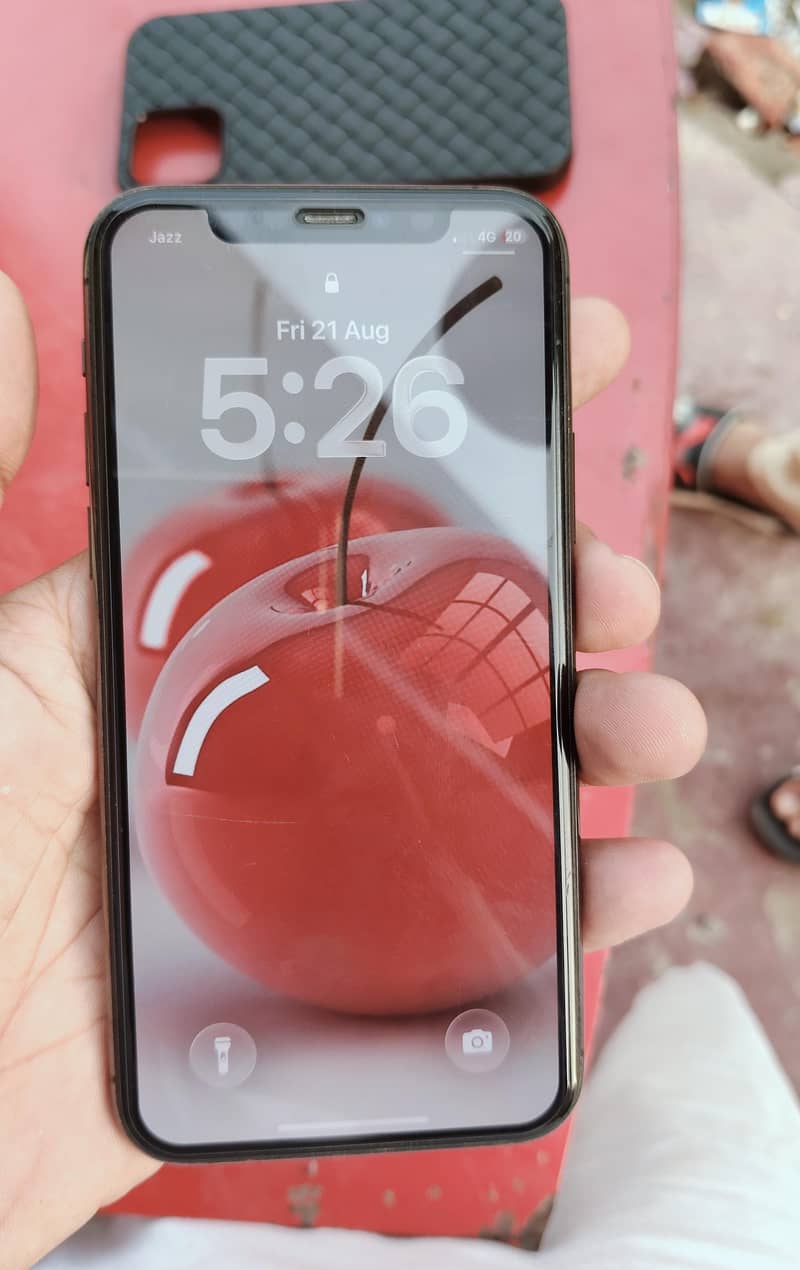 Apple iPhone 11 Pro 1