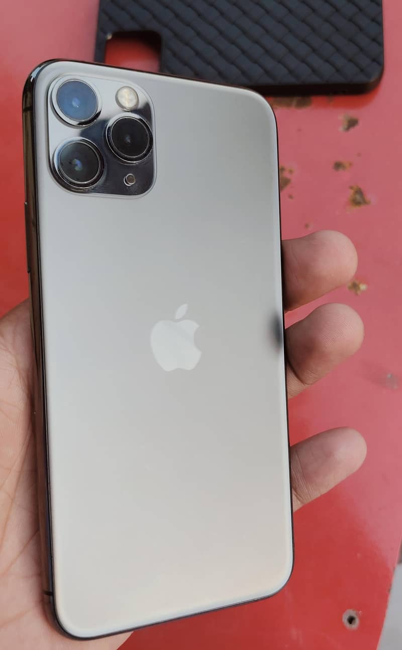 Apple iPhone 11 Pro 2
