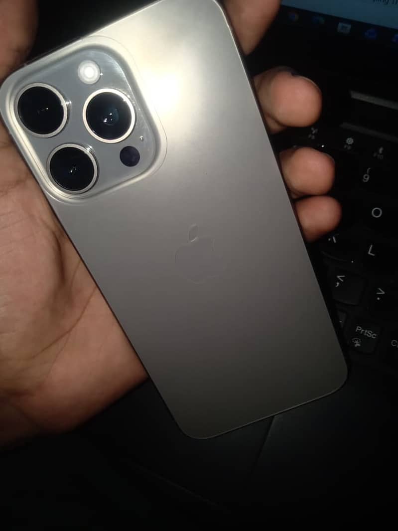 Apple iPhone 15 Pro Max 1
