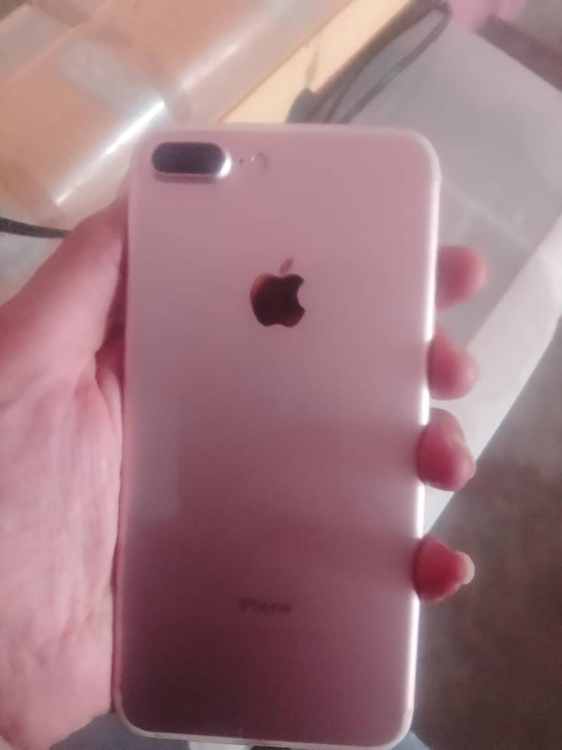 Apple iPhone 7 Plus 2