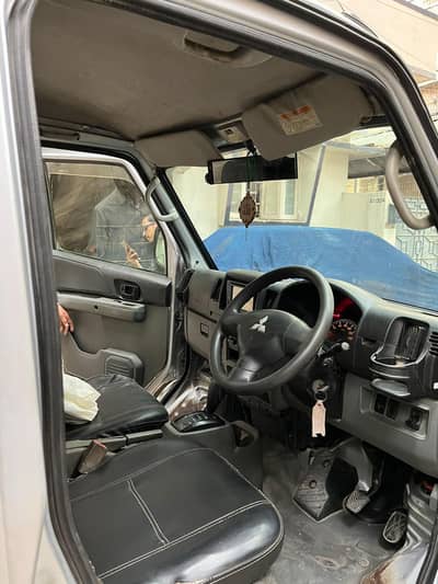Mitsubishi Minicab Bravo 2010