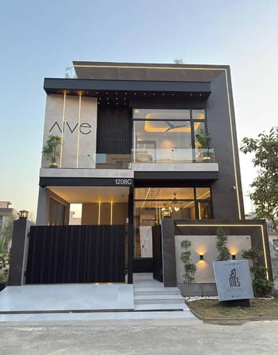 5 Marla OutStanding Designer House Available For Rent IN DHA Phase 9 Town