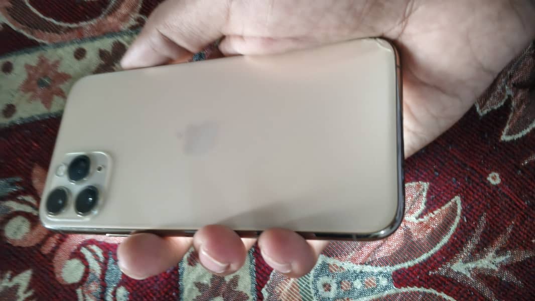 Apple iPhone 11 Pro 1