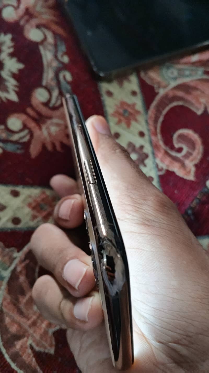 Apple iPhone 11 Pro 7