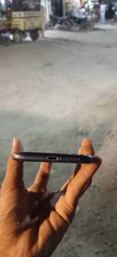 6 128