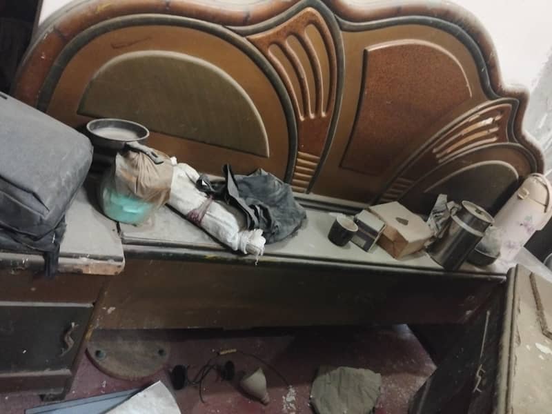 bad  dasingtable and showcase usd 3