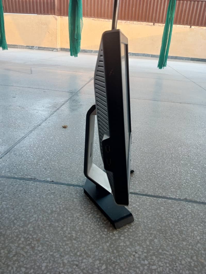 LCD DELL 2