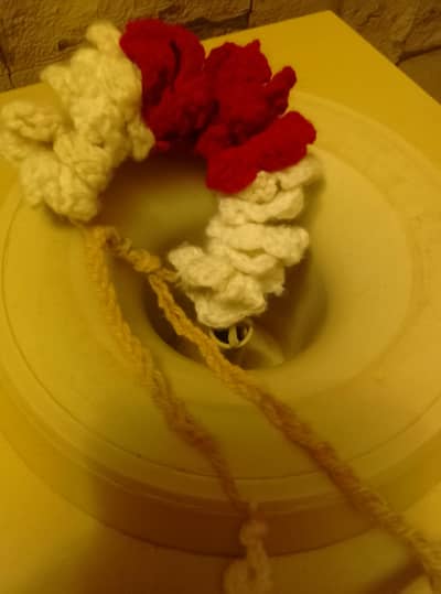Handmade Crochet Gajra – Red & White Flower Hand Accessory