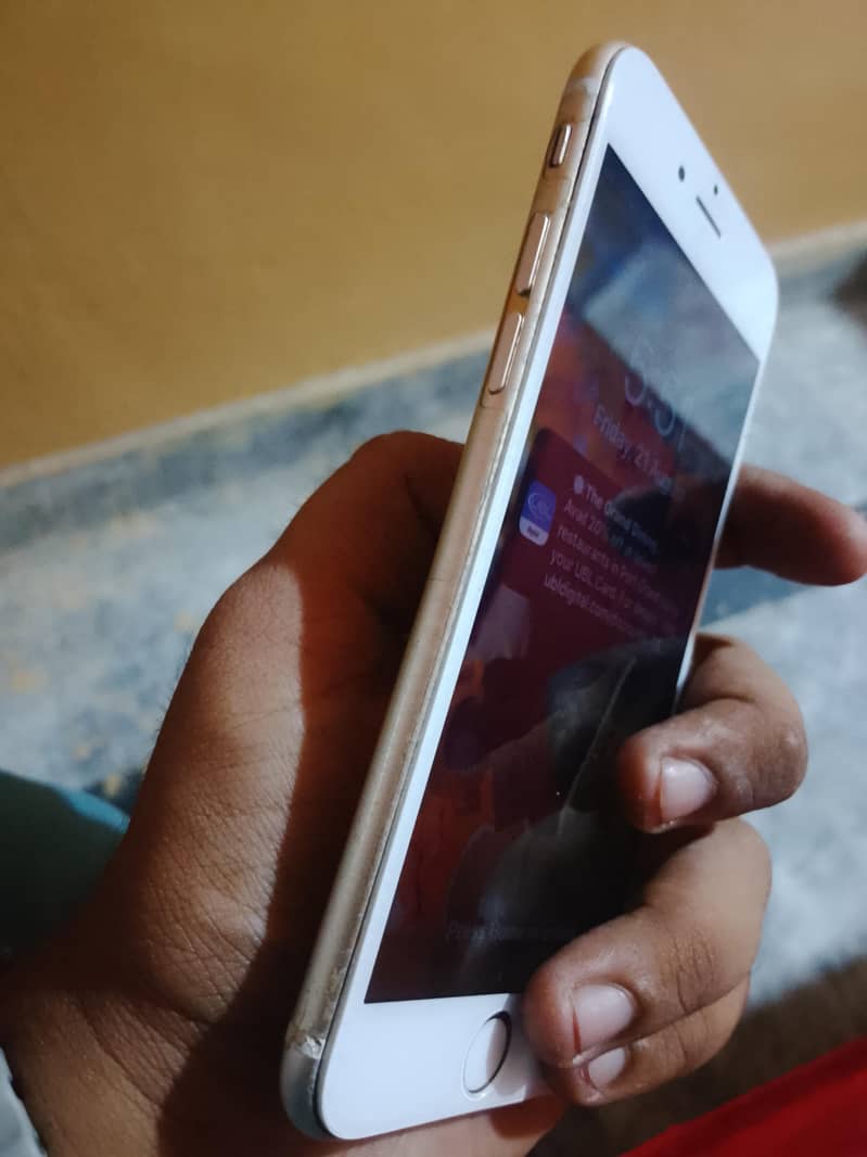 Apple iPhone 6S 1