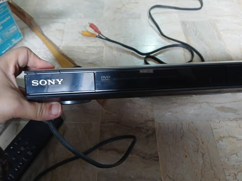 DVD player 0