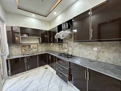 5 MARLA BRAND NEW CONDITION LOWER PORTION AVAILABLE FOR RENT