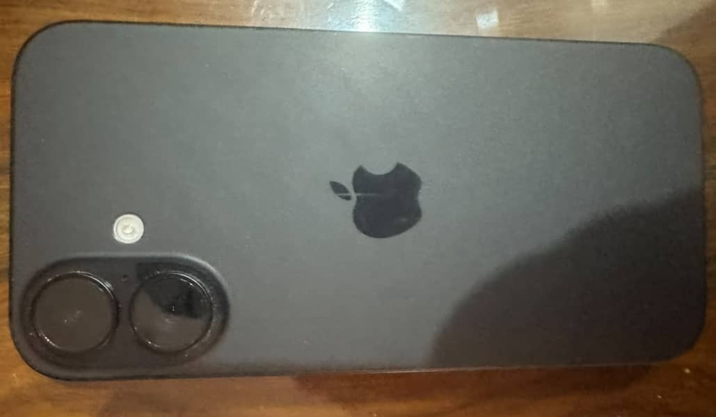 Apple iPhone 16 0