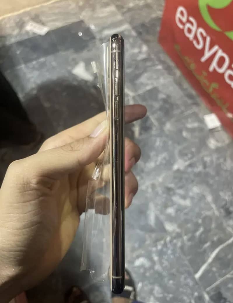 Apple iPhone XS Max 2