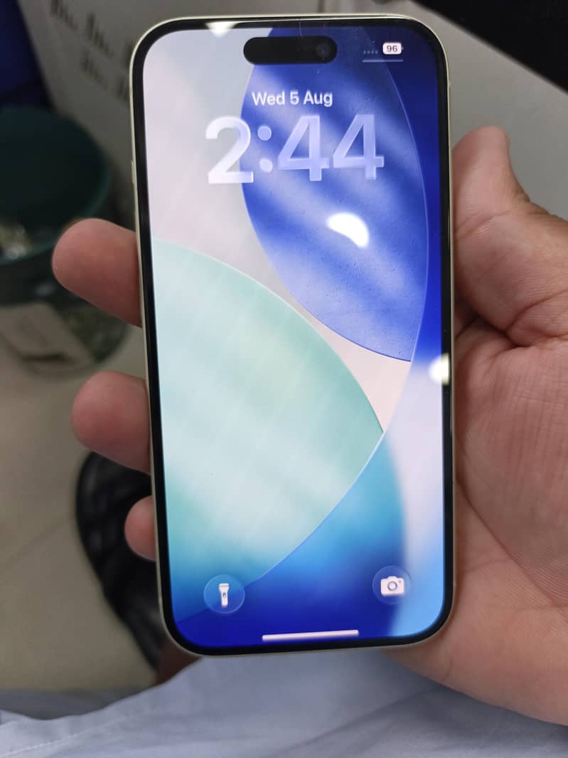 Apple iPhone 15 3
