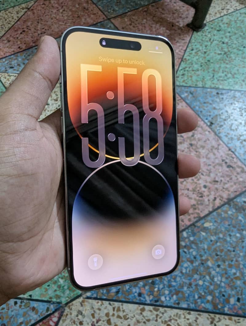 Apple iPhone 14 Pro Max 1