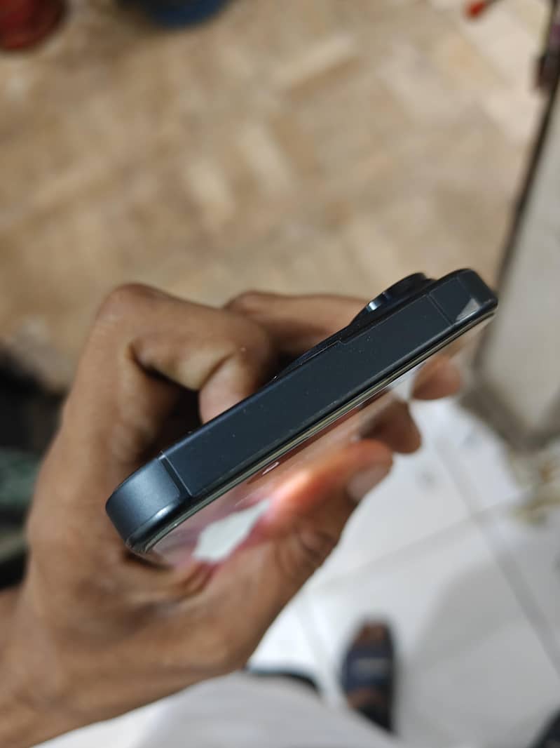 Apple iPhone 15 Pro 1