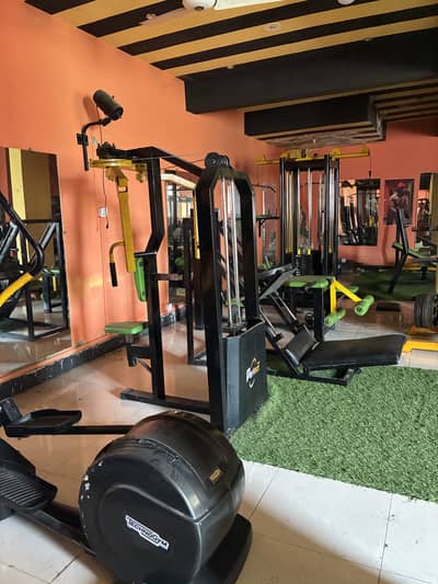 Complete gym with complete accessories