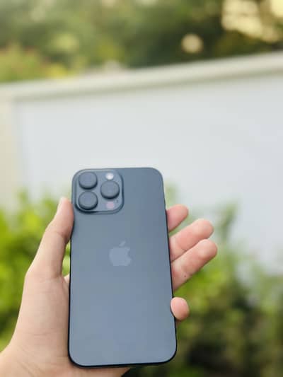 Apple iPhone 16 Pro Max
